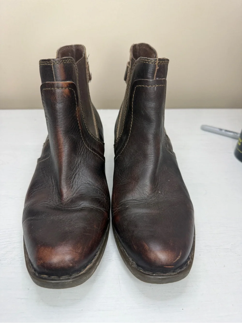 Born leather boots
